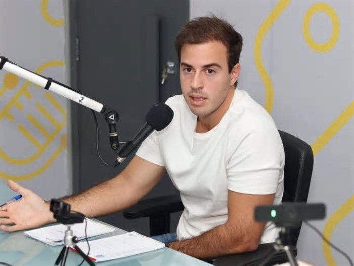 Filho de Gilson Machado joga Constituição no chão e chama Moraes de ditador