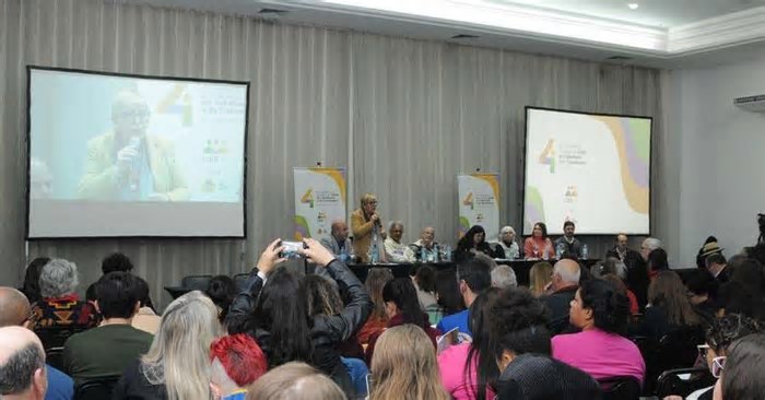 4ª Conferência Estadual de Saúde do Trabalhador e da Trabalhadora debate propostas prioritárias para levar à Brasília