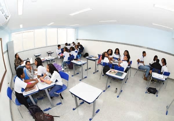 MP-BA recomenda que Prefeitura de Salvador ofereça alimentação a alunos durante greve dos professores