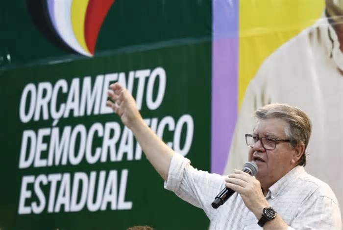 João Azevêdo inspeciona obras em cinco cidades e participa de plenária do ODE em Pocinhos, nesta quinta