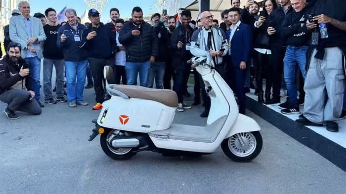 Moto elétrica controlada pelo celular já está em testes no Brasil