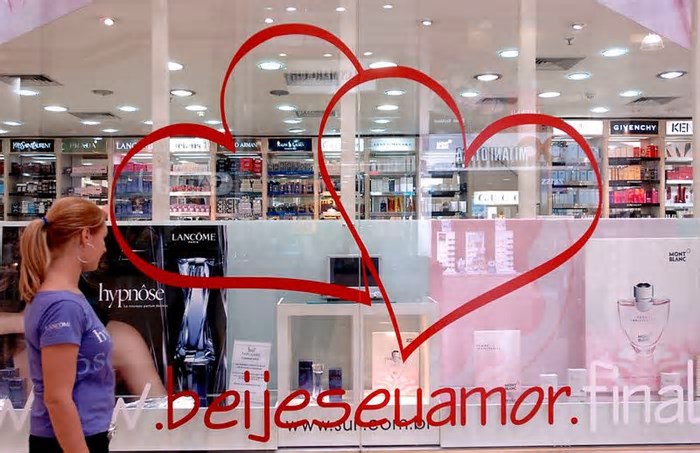 Dia dos Namorados será positivo para o comércio, mesmo com perda de ritmo da economia