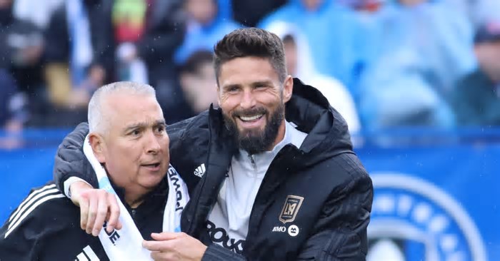 Giroud e Chelsea: confirmação oficial!