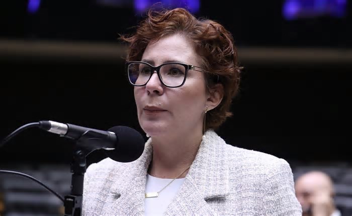 Além de Carla Zambelli: Veja quem são os 71 brasileiros na lista da Interpol