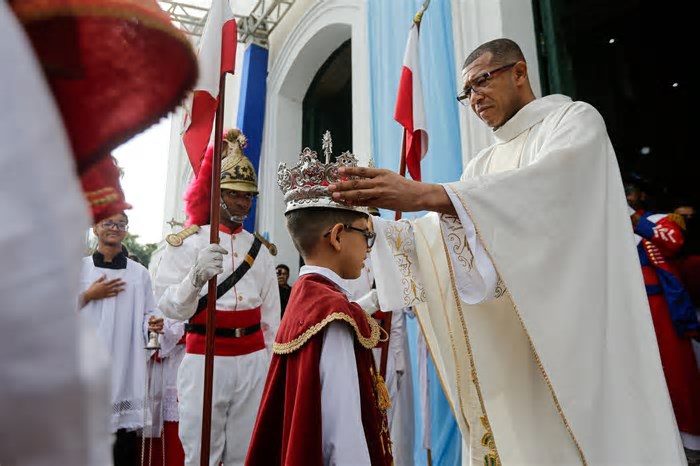 Festa do Divino começa no Santuário Arquidiocesano do Santo Antônio Além do Carmo