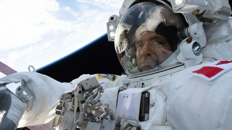 Qual o cheiro do espaço?