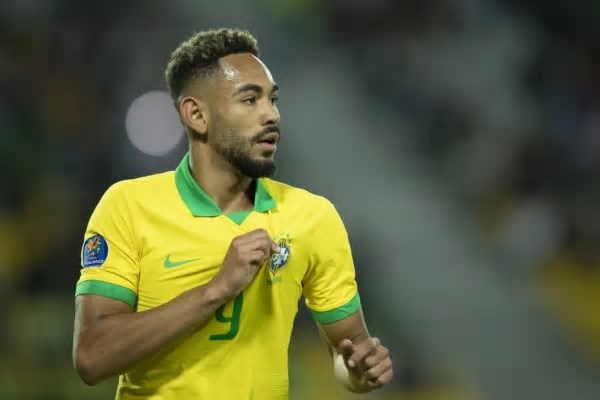 Atacante revelado pelo Coritiba é contratado pelo Manchester United por quase meio bilhão de reais