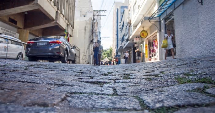 Florianópolis preserva calçamento de 1886 no Centro Histórico após intervenção do MPF