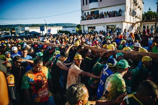 O que acontece na Festa do Pau da Bandeira que transforma Barbalha em destino turístico nacional