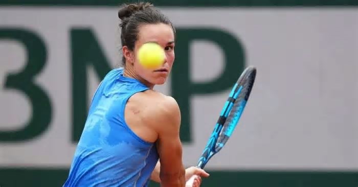 De convidada às quartas de Roland Garros: Francesa Loïs Boisson elimina Jessica Pegula