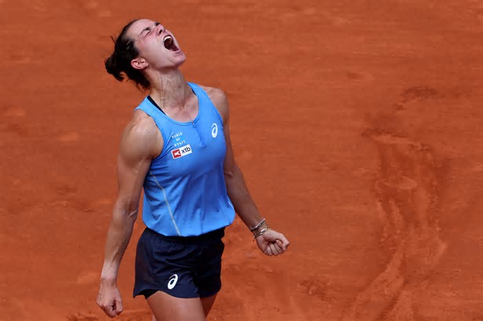 Francesa Loïs Boisson surpreende e elimina Jessica Pegula nas oitavas de Roland Garros