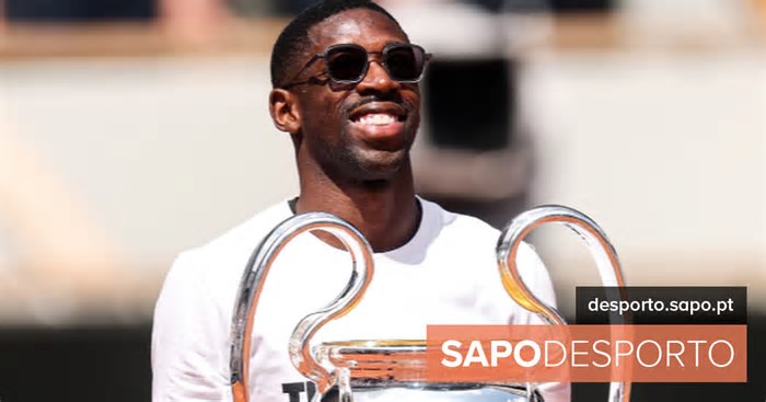 VÍDEO: Dembelé visitou Roland Garros e mostrou 'orelhuda' antes do encontro de Djokovic