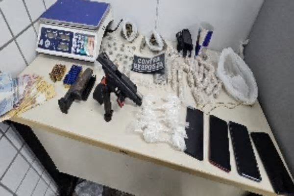 Homem é preso por tráfico de drogas e porte ilegal de arma