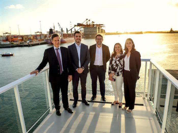 Porto de Suape recebe comitiva da Câmara de Comércio Árabe-Brasileira após missão ao Oriente Médio