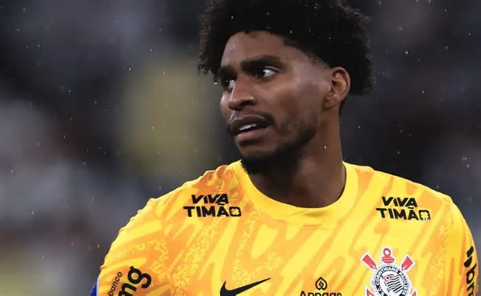 “Período bem complicado”; Hugo Souza do Corinthians abre o jogo sobre começo turbulento e saída do Vasco na base