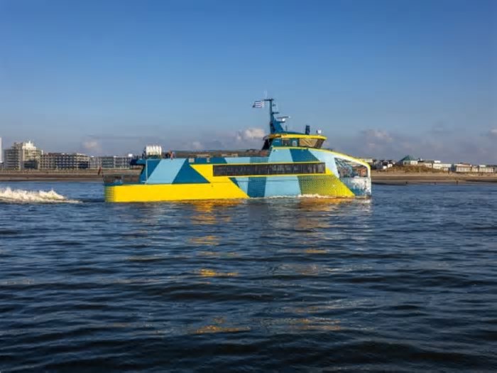 Balsa elétrica movida a energia solar revoluciona travessia entre Norddeich e Norderney