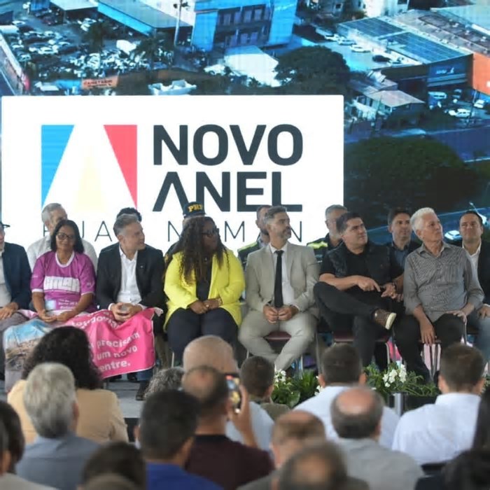 Ministros ocupam palanque em BH e reforçam presença do governo em Minas