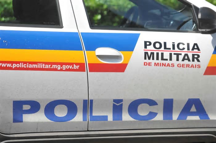 MG: idoso acusado de abusar de crianças é espancado e tem casa incendiada