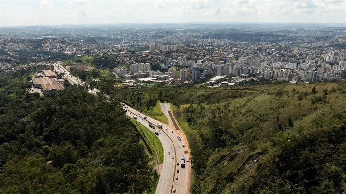 Gestão do Anel Rodoviário é entregue à Prefeitura de BH, que propõe 40 pontos de radares e velocidade máxima de 70km/h