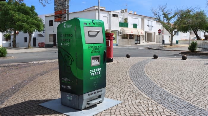 Câmara de Castro Verde instala papeleiras “inteligentes”