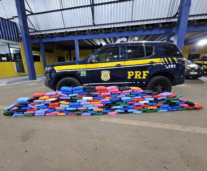 PRF apreendeu quase 190 kg de “super maconha” escondidos em carga de bebedouros em Vilhena