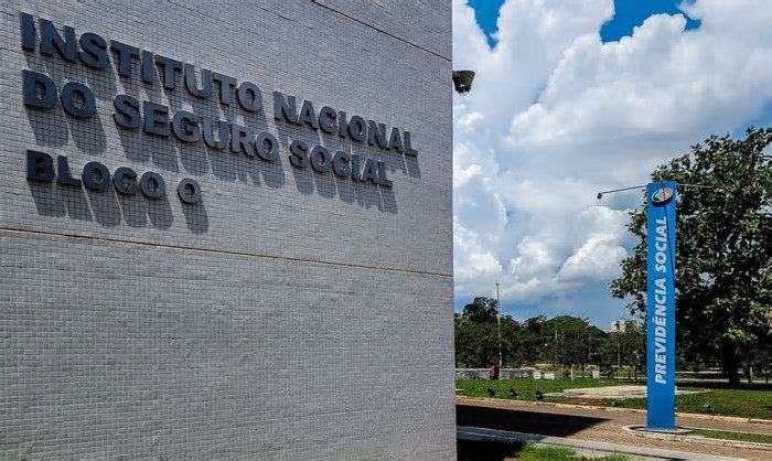 Governo aciona STF contra decisões que responsabilizam União e INSS por descontos indevidos em aposentadorias