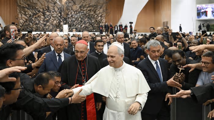 Sejam credíveis e exemplares, pede Papa Leão XIV aos padres de Roma