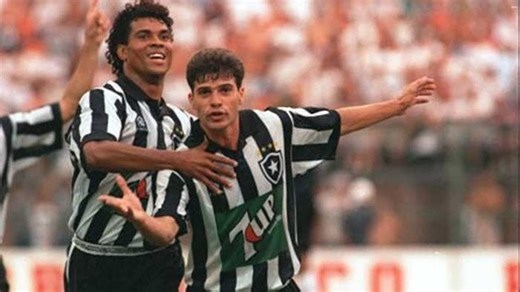 Botafogo segura empate contra o Santos e conquista o Brasileirão de 1995.