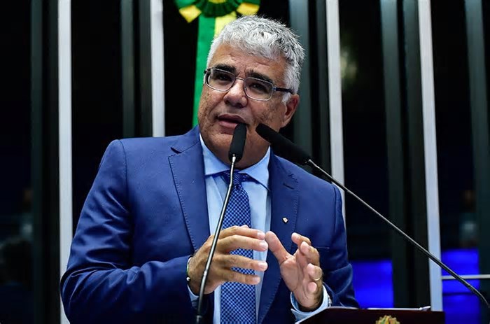 Senadores brasileiros visitarão fugitivas do 8/1 presas por imigração ilegal nos EUA