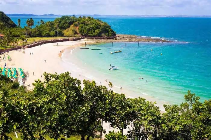 Premiações em beleza natural e hotelaria qualificam e fortalecem turismo baiano