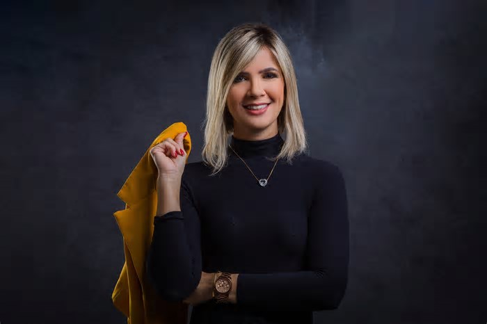 Ela começou como estagiária e hoje lidera um negócio de R$ 240 milhões