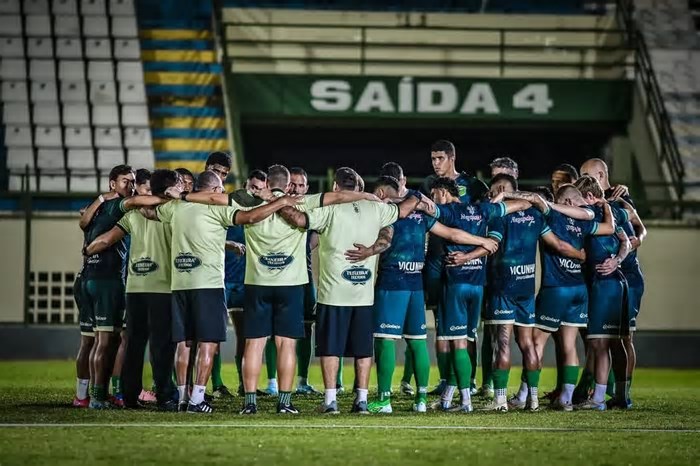 Figueirense busca vitória decisiva contra Floresta, 23 de agosto de ...