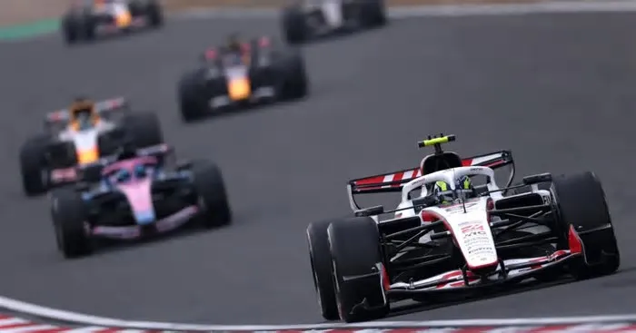 A Fórmula 1 e a Federação Internacional de Automobilismo (FIA) anunciaram no último sábado (14) o cancelamento das etapas do ...