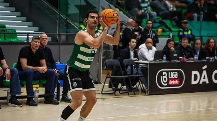 Benfica e Sp. Braga vão disputar a liderança do Grupo A na última jornada, a 25 de março ...