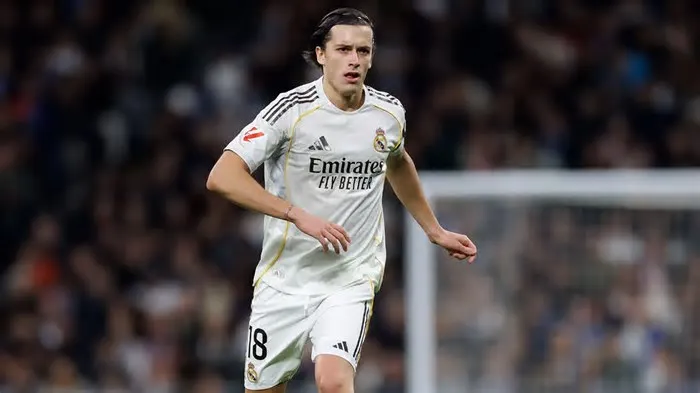 Após os exames realizados em nosso jogador Álvaro Carreras pelos Serviços Médicos do Real Madrid, foi diagnosticada uma lesão ...