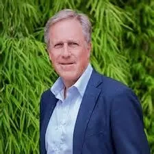 O CEO da Meteoric Resources, Stuart Gale, conversou com a BNamericas sobre o projeto em desenvolvimento no Brasil e o ...