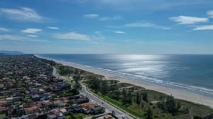 Localizada no litoral do São Paulo, a Ilha Comprida é um destino conhecido por sua natureza preservada e paisagens únicas.