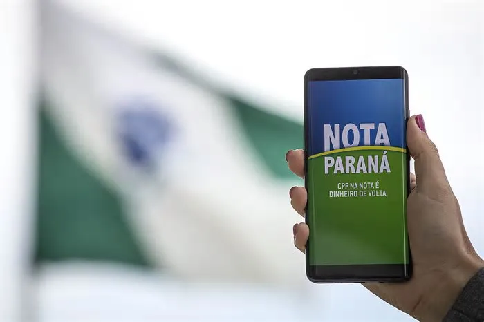 O sorteio do Nota Paraná, realizado nessa segunda-feira (9), premiou 100 consumidores de 48 cidades paranaenses com prêmios ...
