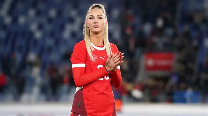 Alisha Lehmann liderou a seleção feminina da Suíça, que manteve seu início perfeito na campanha de qualificação para a Copa ...