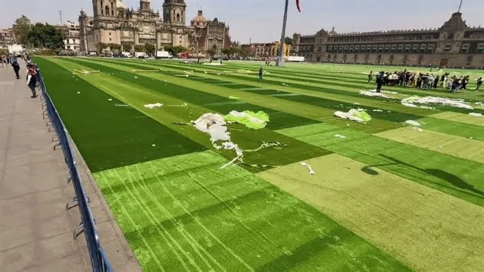 La Ciudad de México se prepara para un evento futbolístico masivo este domingo, con el objetivo de romper un récord mundial ...