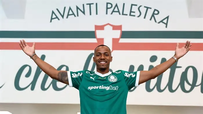 Rafael, ex-jogador do Botafogo, criticou Marlon Freitas, do Palmeiras, após uma discussão no Allianz Parque. Marlon, que foi ...