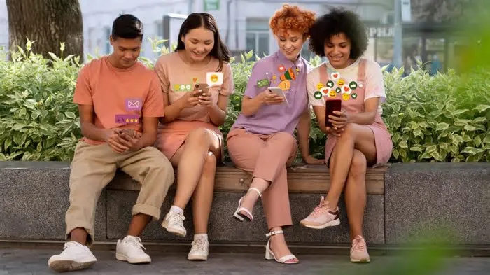 Descubra como acessar a internet via satélite da Starlink em áreas remotas – e se seu celular é compatível Crédito: Freepik A ...