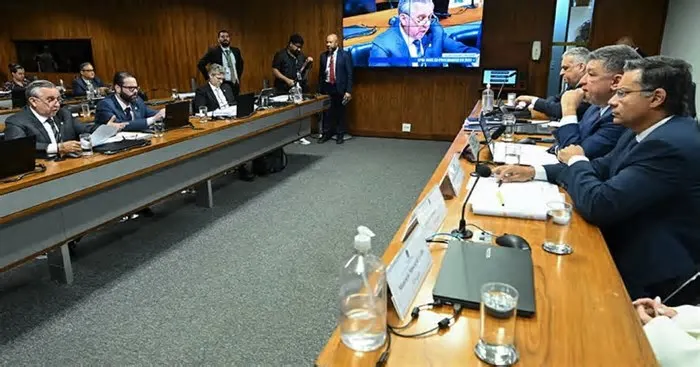 Parlamentares querem esclarecimentos sobre reclamações de beneficiários e segurança de dados do sistema previdenciário ...