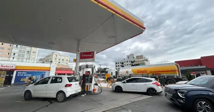 Postos de Balneário Camboriú enfrentam pressão e falta de gasolina comum como prenúncio da greve de caminhoneiros ...