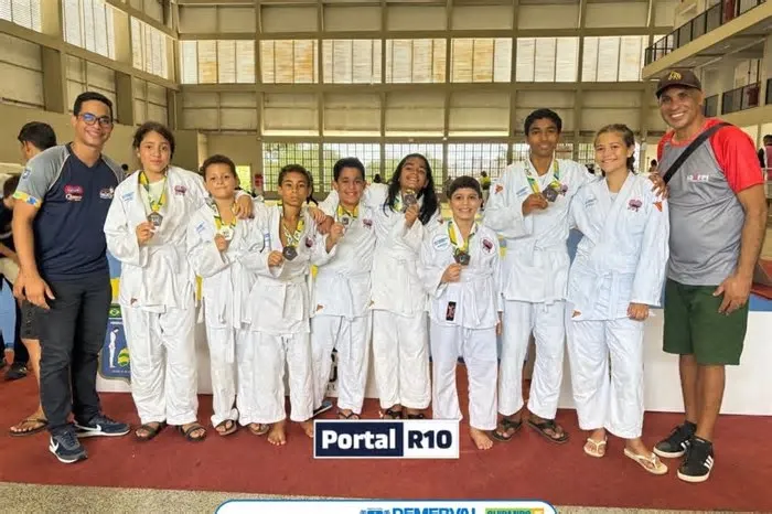 A Associação Judô Queiroz, de Demerval Lobão, participou nos dias 14 e 15 de março de uma competição promovida pela ...