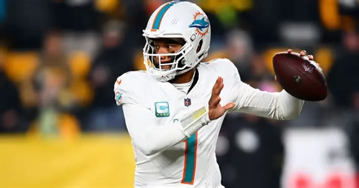 O Miami Dolphins anunciou a saída do quarterback Tua Tagovailoa após seis temporadas. A equipe confirmou nesta segunda-feira ...