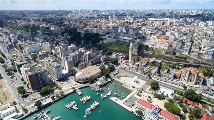 A Bahia é um dos destinos mais fascinantes do Brasil, reunindo praias paradisíacas, patrimônio histórico, gastronomia ...