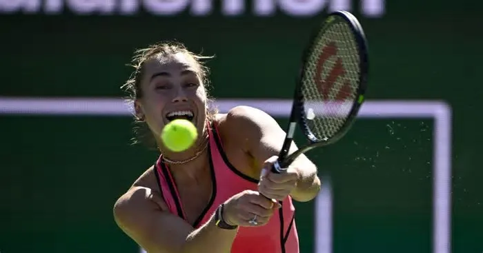 A tenista bielorrussa soma e segue no primeiro Masters 1000 da temporada sem tirar do dedo o diamante de 12 quilates que ...