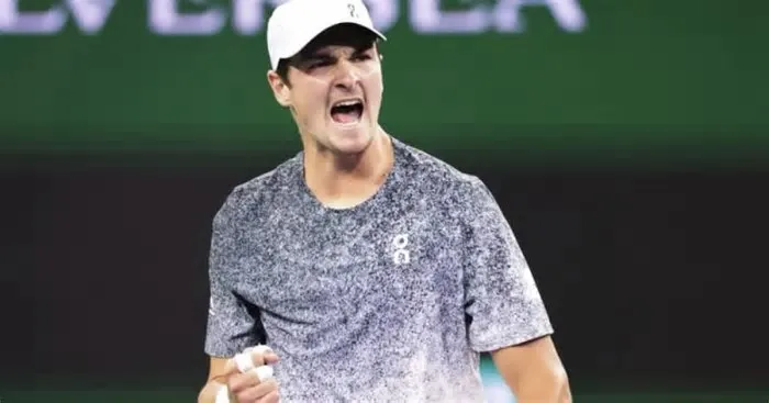 João Fonseca e o italiano Jannik Sinner duelarão nesta terça-feira (10), não antes das 22h (de Brasília), pelas oitavas de ...