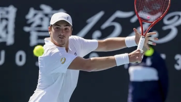 Número 35 do mundo, tenista brasileiro vai encarar o top-2 nesta terça-feira (10) depois de despachar o americano Tommy Paul ...